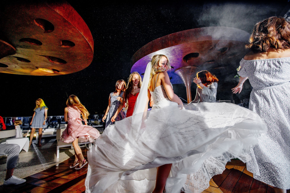 Book your wedding day in GF VICTORIA